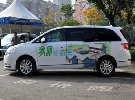 长顺户外车贴喷绘如何保持效果?